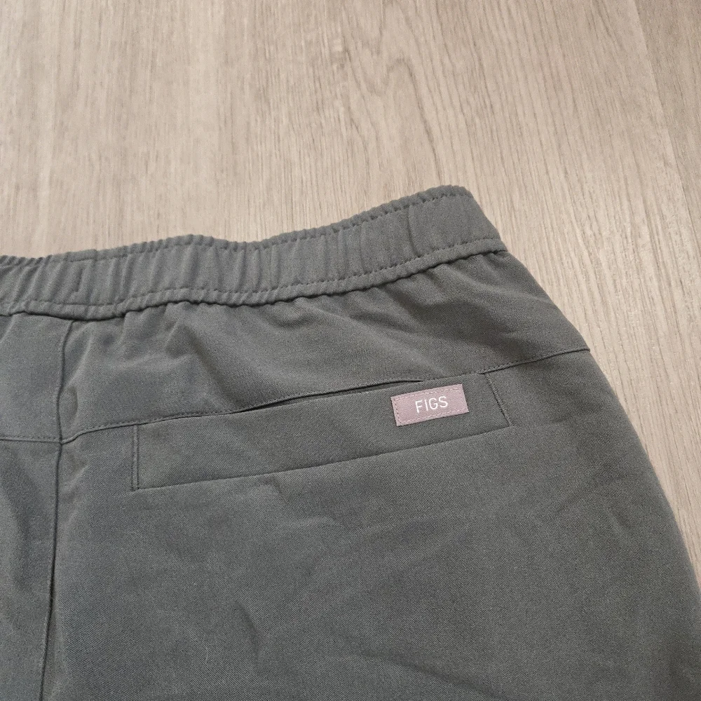 FIGS Scrubs Gray Tansen Jogger Scrub Pants, Men's SIZE M